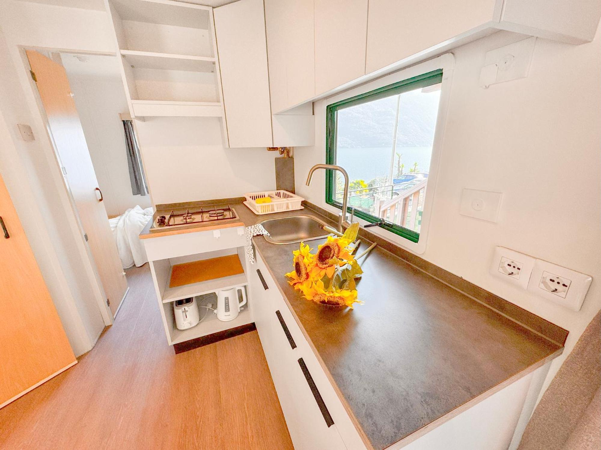 Lakeview Cannobio Camping & Resort Exteriör bild