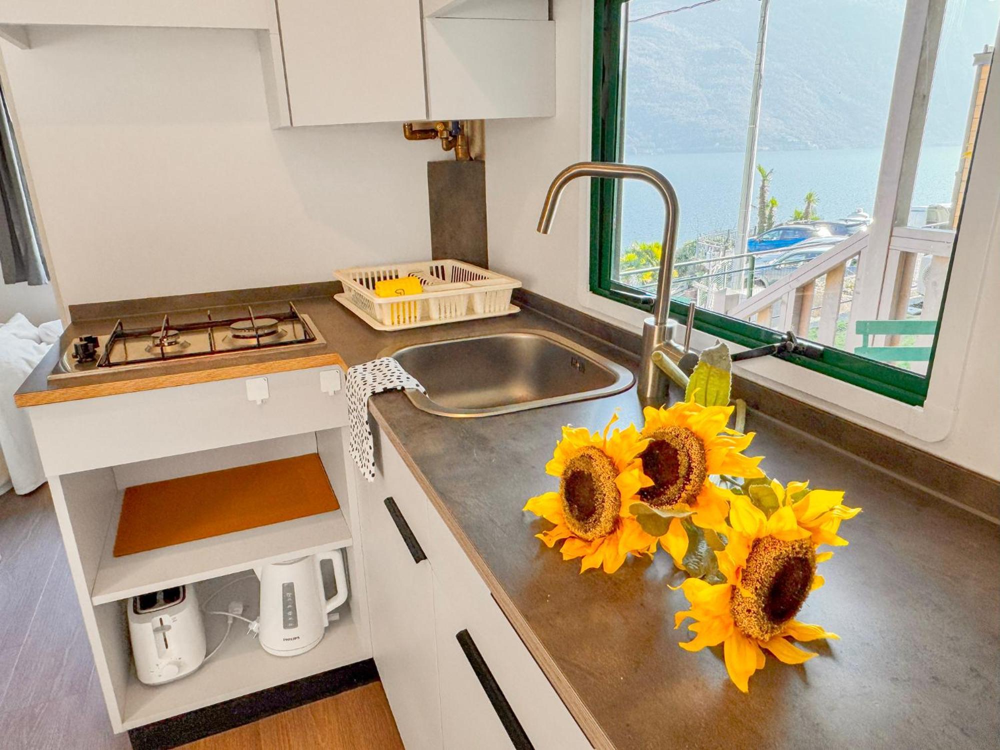 Lakeview Cannobio Camping & Resort Exteriör bild